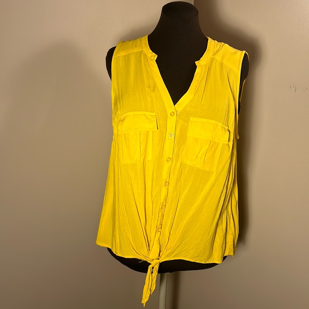 TORRID Yellow Sleeveless Button Down Top with Tie Bottom
